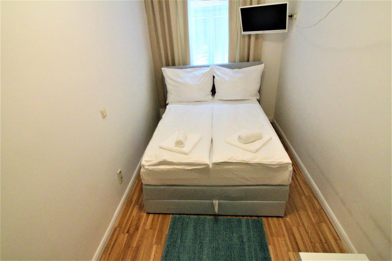 Small Studio Close To City Center เวียนนา ภายนอก รูปภาพ