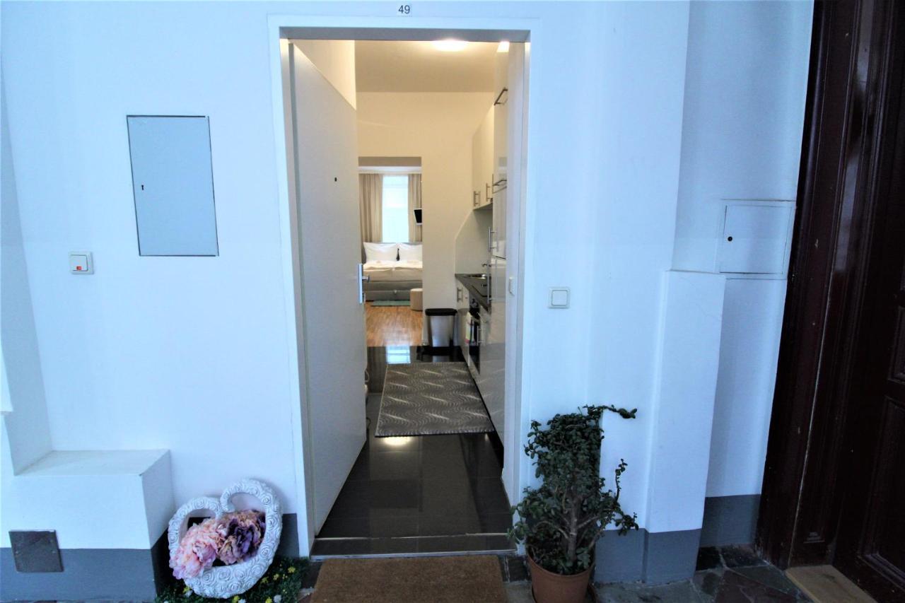 Small Studio Close To City Center เวียนนา ภายนอก รูปภาพ