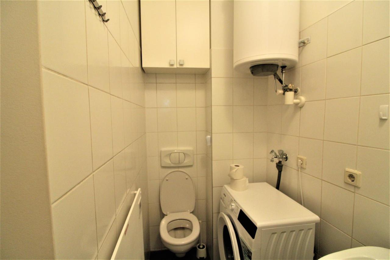 Small Studio Close To City Center เวียนนา ภายนอก รูปภาพ