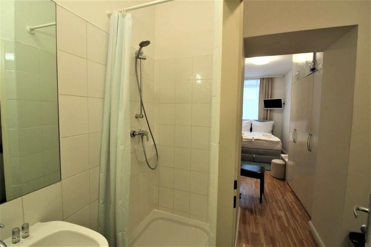 Small Studio Close To City Center เวียนนา ภายนอก รูปภาพ